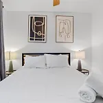 3Bd 3Ba Stylish & Modern Home Near Camelback